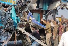 कन्नौज में डबल डेकर बस ट्रक से टकराई, 8 की मौत, 40 घायल