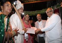 सूरत में महेश भाई सवाणी बने 5274 परिवारों के पालक पिता