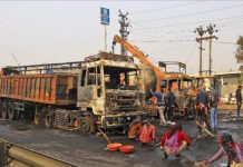 गैस टैंकर हादसा : हाईकोर्ट ने केन्द्र एवं राज्य सरकार को नोटिस जारी कर मांगा जवाब