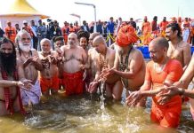 महाकुंभ में पूज्य संतों के सान्निध्य में स्नान कर अभिभूत हूं : अमित शाह