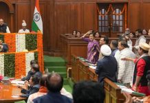 आतिशी समेत आप के 21 विधायक तीन दिन के लिए निलंबित