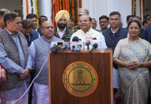 कैग ने दिल्ली आबकारी नीति से 2000 करोड़ रुपए का गिनाया नुकसान