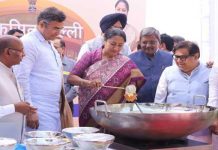 दिल्ली विधानसभा परिसर में बजट से पहले पहली बार खीर सेरेमनी