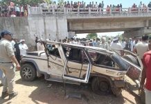 दमोह में जीप नदी में गिरी, 8 की मौत, 6 गंभीर घायल