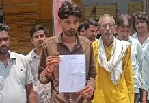 खाकी ने फ्री में गोलगप्पे खाए, दुकानदार ने पैसे मांगे तो ठोंका