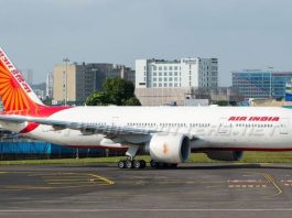 एयर इंडिया की तिरुवनंतपुरम-दिल्ली उड़ान की आपातकालीन लैंडिंग, बाल बाल बचे कई सांसद