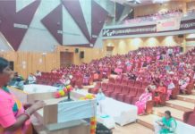 बहनों का सुरक्षा सम्मान कार्यक्रम में आंगनबाड़ी बहनों को उपहारों से नवाजा