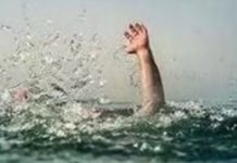 चित्तौड़गढ़ में नदी में मोटर साइकिल सवार परिवार सहित गिरा, मां बेटी लापता