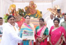 तीन देवियों की चैतन्य झांकी को मुख्यमंत्री दिया कुमारी ने सराहा