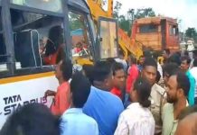 पूर्वी बर्दवान में भीषण बस दुर्घटना में 10 लोगों की मौत, 35 घायल