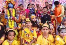 कर्नल राज्यवर्धन राठौड़ ने श्रद्धालुओं संग मनाया भगवान श्रीकृष्ण का जन्मोत्सव