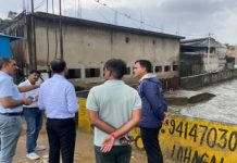 अजमेर में झमाझम बारिश के बीच कलक्टर का फील्ड दौरा