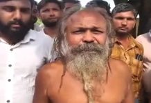 बूढ़े हनुमान मंदिर के महंत से मारपीट करने के मामले ने तूल पकड़ा