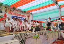 हादसे होते हैं, लेकिन सरकार को जताना चाहिए कि वो जनता के साथ है