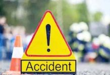 जयपुर में मोटर साइकिल दीवार से टकराई, तीन लोगों की मौत