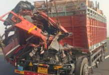 बांदीकुई में दो ट्रकों की भिड़ंत में एक व्यक्ति की मौत, दो अन्य घायल
