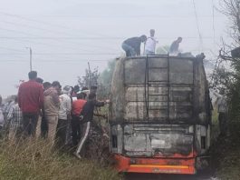 जयपुर : बस हाईटेंशन लाइन से टकराने से लगी आग, दो मजदूरों की मौत