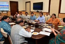 जयपुर व्यापार महासंघ के साथ दियाकुमारी ने की चारदीवारी की समस्याओं पर चर्चा