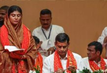 गुजरात में मंत्रिपरिषद विस्तार : 25 मंत्रियों को दिलाई पद, गोपनीयता की शपथ