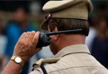 नकली इंजन ऑयल फैक्ट्री का भंडाफोड़, 4000 लीटर फर्जी मोबिल ऑयल बरामद