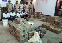 उदयपुर में सात कारों से 77 पेटियां अंग्रेजी शराब की बरामद
