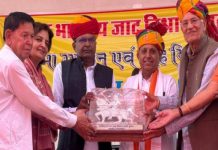 प्रगतिशील समाज के लिए बच्चों को अच्छे संस्कारों के साथ सेवा का भाव सिखाना जरूरी : भागीरथ चौधरी