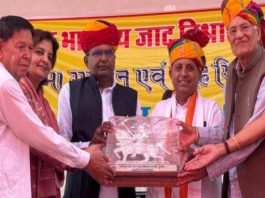 प्रगतिशील समाज के लिए बच्चों को अच्छे संस्कारों के साथ सेवा का भाव सिखाना जरूरी : भागीरथ चौधरी