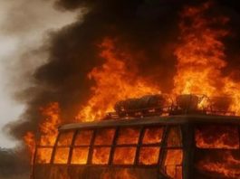 धौलपुर में बिजली की लाइन की चपेट में आकर बस स्वाह