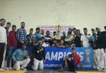 38वीं अंतर महाविद्यालय क्रिकेट प्रतियोगिता में विजेता एसपीसी जीसीए को ट्राफी