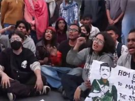 इंडिया गेट पर प्रदर्शन के दौरान पुलिस पर मिर्च स्प्रे से हमला, 22 अरेस्ट