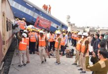 दौराई स्टेशन यार्ड में एनडीआरएफ के साथ रेलवे का मॉक ड्रिल अभ्यास