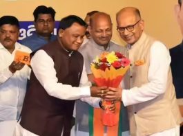 पूर्व सांसद अमर पटनायक के भाजपा में शामिल होने से बीजद को ताजा झटका