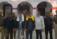 फिरोजाबाद में मिलावटी पेट्रोल टैंकर के साथ पांच अरेस्ट