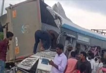 तेलंगाना में सरकारी बस और ट्रक की टक्कर में 18 लोगों की मौत, 15 घायल