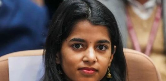 मैथिली ठाकुर ने बनाया सबसे कम उम्र में विधायक चुने जाने का कीर्तिमान