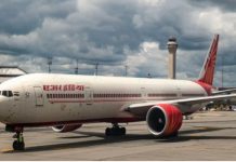 टेक ऑफ के तुरंत बाद इंजन में खराबी के कारण दिल्ली लौटा एयर इंडिया का विमान