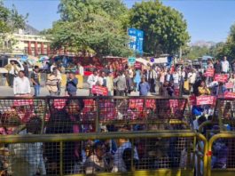 अजमेर में आवासीय योजना के खिलाफ सड़कों पर उतरे ग्रामीण