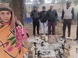 भरतपुर में वृद्धा के चाय के खोके में लगाई आग