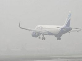 दिल्ली में कोहरे के कारण 100 से अधिक उड़ानें रद्द, सरकार ने एयरलाइंस के लिए जारी किए निर्देश