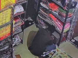 धौलपुर में सूने मकान और दुकान से लाखों रुपए के गहने और नकदी चोरी