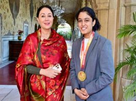 दिया कुमारी से डेफलिम्पिक्स-2025 की स्वर्ण पदक विजेता अनुया प्रसाद ने की मुलाकात