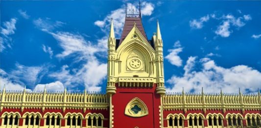 कलकत्ता हाईकोर्ट ने बहाल कीं 32,000 शिक्षकों की नौकरियां, एकल पीठ का आदेश रद्द