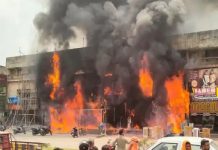 कोरबा के एसएस प्लाजा में भीषण अग्निकांड, कई दुकानों को भारी नुकसान