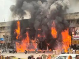 कोरबा के एसएस प्लाजा में भीषण अग्निकांड, कई दुकानों को भारी नुकसान