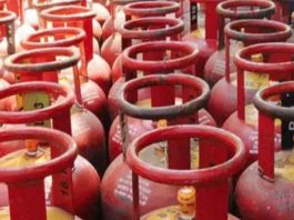 श्रीगंगानगर में एचपी एलपीजी सिलेंडर की भारी कमी