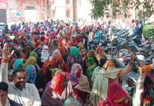 अजमेर में सफाई कर्मियों ने शुुरू की अनिश्चितकालीन हड़ताल