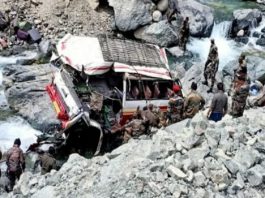 जम्मू-कश्मीर के डोडा में सड़क हादसे में सेना के 10 जवानों की मौत