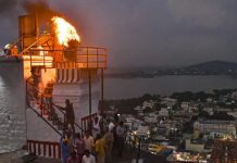 मद्रास हाईकोर्ट ने थिरुपरनकुंद्रम पहाड़ी पर दीपम जलाने के एकल न्यायाधीश के आदेश को बरकरार रखा