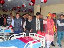 वासुदेव देवनानी ने जन सेवा एवं आध्यात्मिकता के साथ सादगी से मनाया अपना जन्मदिन