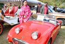 जयपुर में देखा गया विंटेज कारों का शाही जलवा